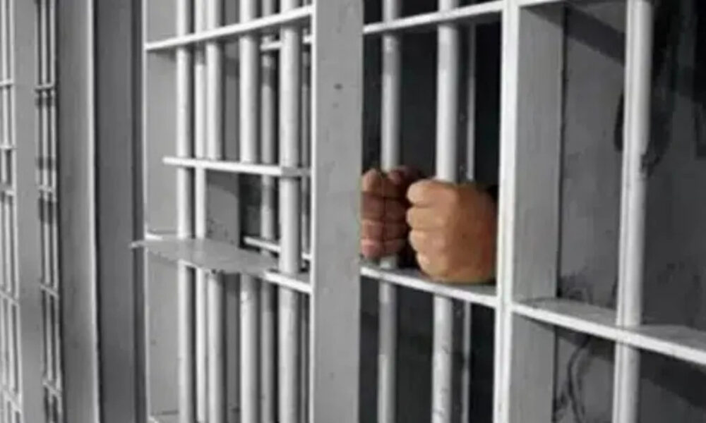 nekros-sti-fylaki-o-dolofovos-pou-sygklonise-to