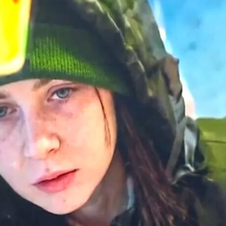 sokarei-symmathitria-tis-loras-afto-me-rotise-prin