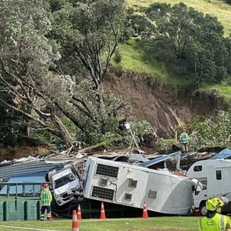 synagermos-dekades-agnooumenoi-meta-apo-katolisthisi-se-dimofiles