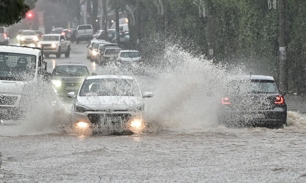 kairos-thodoris-kolidas-erxetai-nea-kakokairia-pou-tha-xtipisoun-entones-vroxes-kai-kataigides