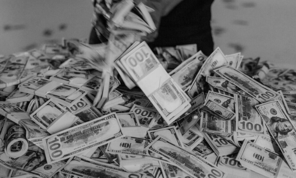 afta-ta-3-zodia-tha-echoun-polles-aprosdokites-oikonomikes-efkairies-to-2026_1769375364-1200×800