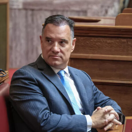 eftychos-pire-thesi-ti-proteine-o-adonis-gia