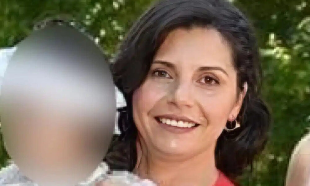 8220eiche-tria-agorakia-kai-to-ena82308221-thrinos-gia