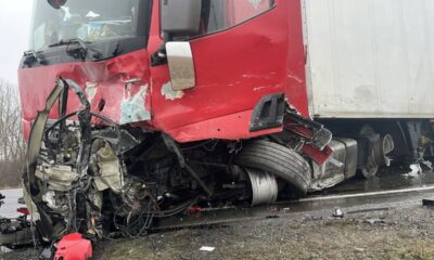 ÅÉÊÏÍÅÓ ÁÐÏ ÔÏ ÈÁÍÁÔÇÖÏÑÏ ÔÑÏ×ÁÉÏ ÓÔÇ ÑÏÕÌÁÍÉÁ ÌÅ ÔÏÕÓ ÖÉËÁÈËÏÕÓ ÔÇÓ ÏÌÁÄÁÓ ÔÏÕ ÐÁÏÊ