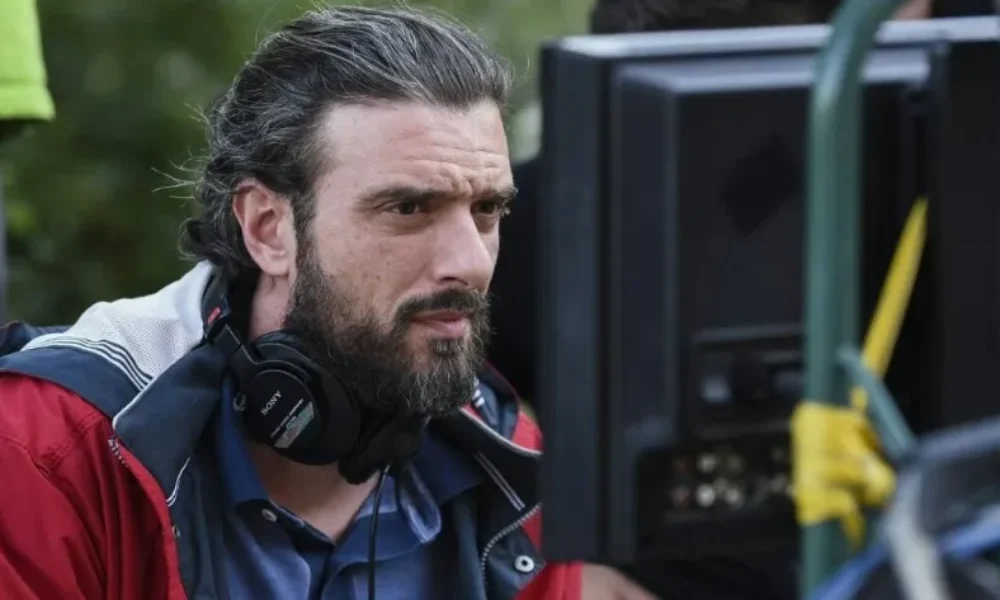 sotiris-tsafoulias-poios-einai-o-skinothetis-pou-allaxe-tin-elliniki-mythoplasia-i-diadromi-apo-ton-peiraia-stin-koryfi