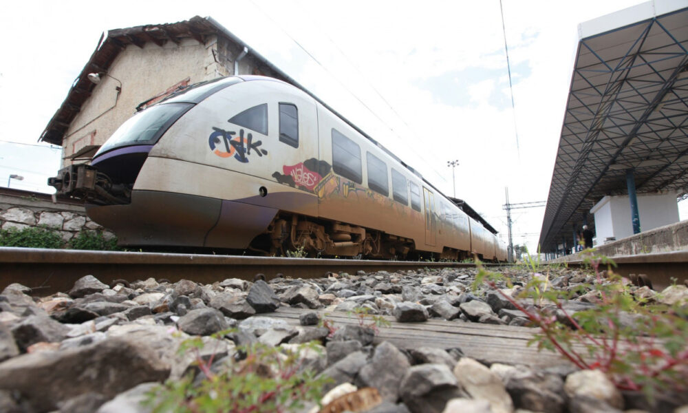 83cd6928-hellenic-train-larisa-treno