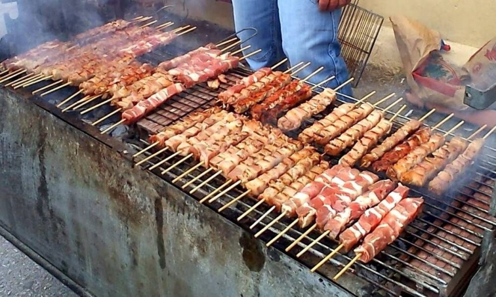 tsiknopempti-psistaria-sto-balkoni-ti-leei-o