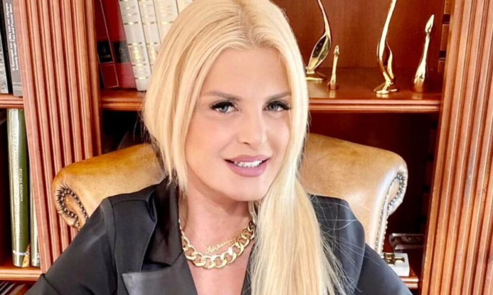 thyma-enoplis-diarriksis-marina-stavraki-ksypnise-me-ena-machairi-sto-kefali-vinteo_1771244757-1200×800