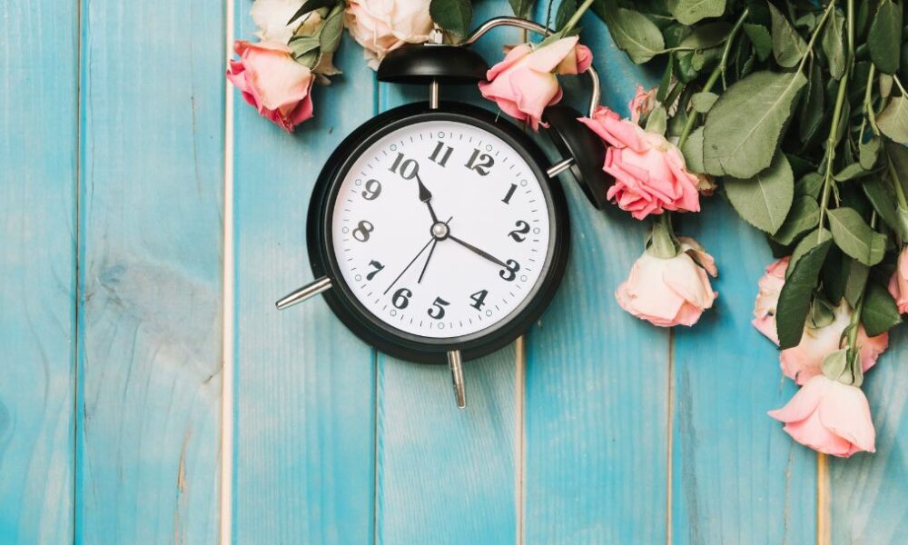 kleidose-gia-tin-allagi-oras-2026-i-apofasi-tis-ee-gia-ti-therini-ora-main