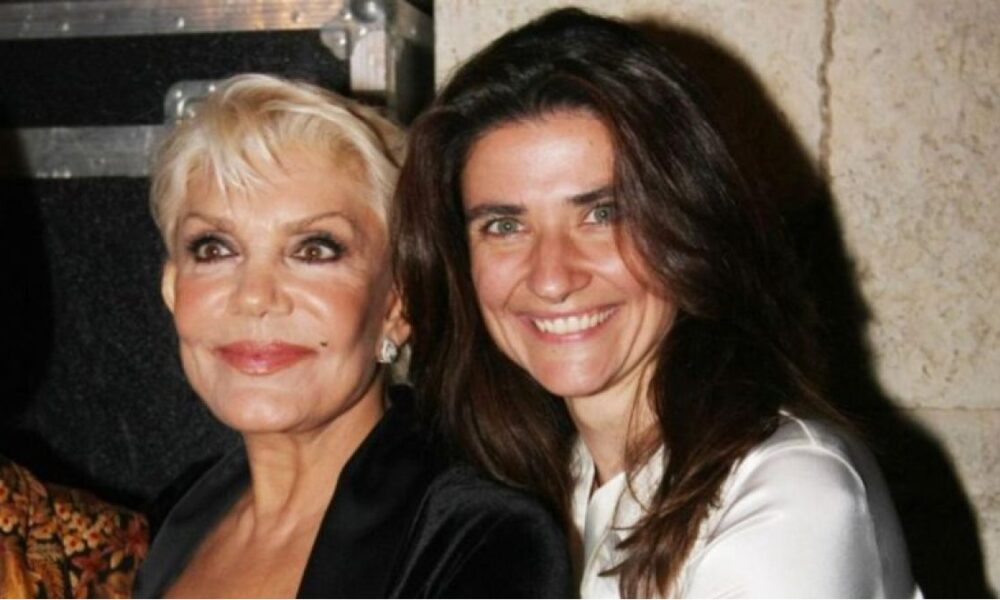 17-mines-meta-to-egkefaliko-epeisodio-tis-marinellas-i-kori-tis-edose-stous-giatrous-entoli-na-min-ponaei-i-mitera-tis