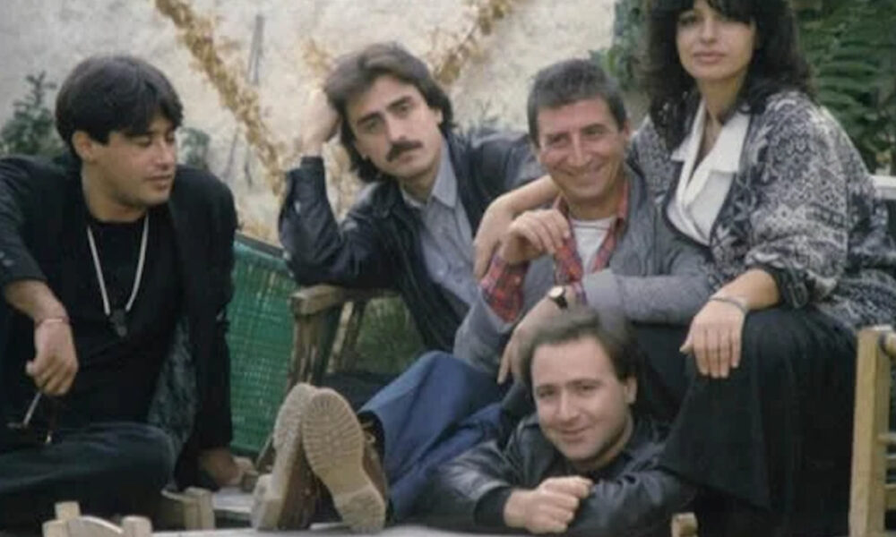 efyge-sta-35-o-pio-tapeinos-ellinas-tragoudistis_