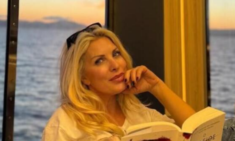 anartisi-vomva-apo-eleni-menegaki-sponta-i-apli