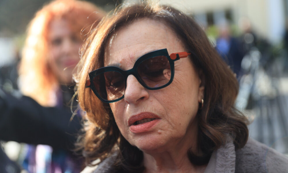 thrinos-gia-tin-charis-alexiou-8211-efyges-noris