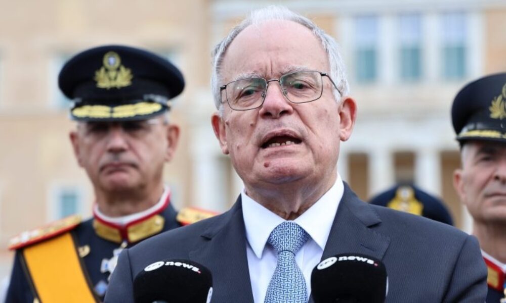 peftoun-kefalia-stin-ert-meta-tin-gkafa-me