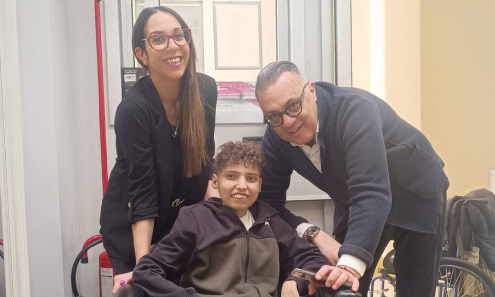 mikros-marios-vgike-nikitis-kai-epestrepse-spiti-tou-vgikame-apo-to-nosokomeio-kai-mazi-mas-vgike-k_1774596041-1200×675