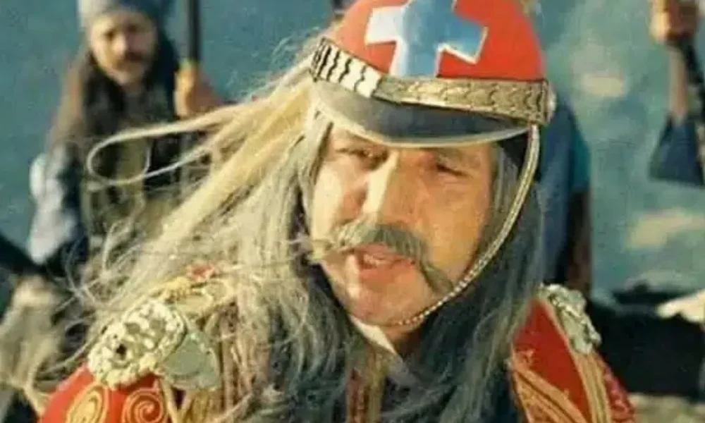 dimitris-ioakeimidis-xechasmenos-pethane-o-ithopoios-pou-epaixe-ton-kolokotroni-stin-tainia-papaflessas_