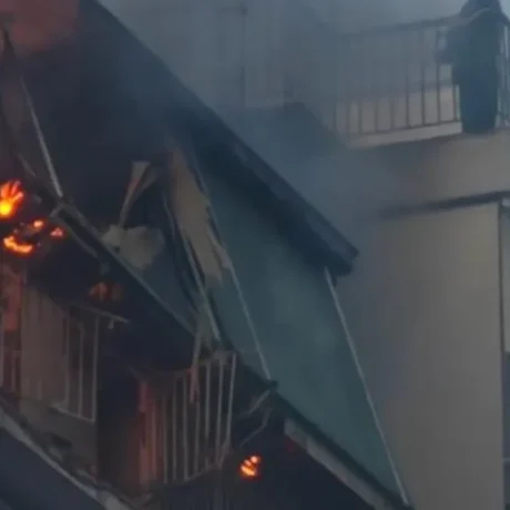 megali-purkagia-meta-apo-ekrixi-stou-guzi-fiali-ektoxeutike-dekades-metra-kai-karfothike-se-allo-ktirio-video