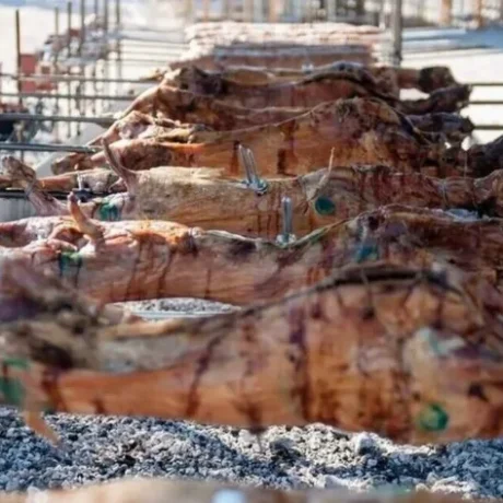 pascha-kai-omos-tha-souvlisoume-kalokairi-pote-peftei-iounio