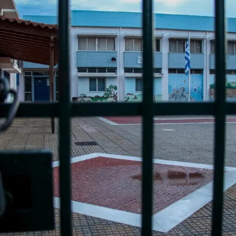 anatropi-me-ta-kleista-scholeia-stin-attiki-nea