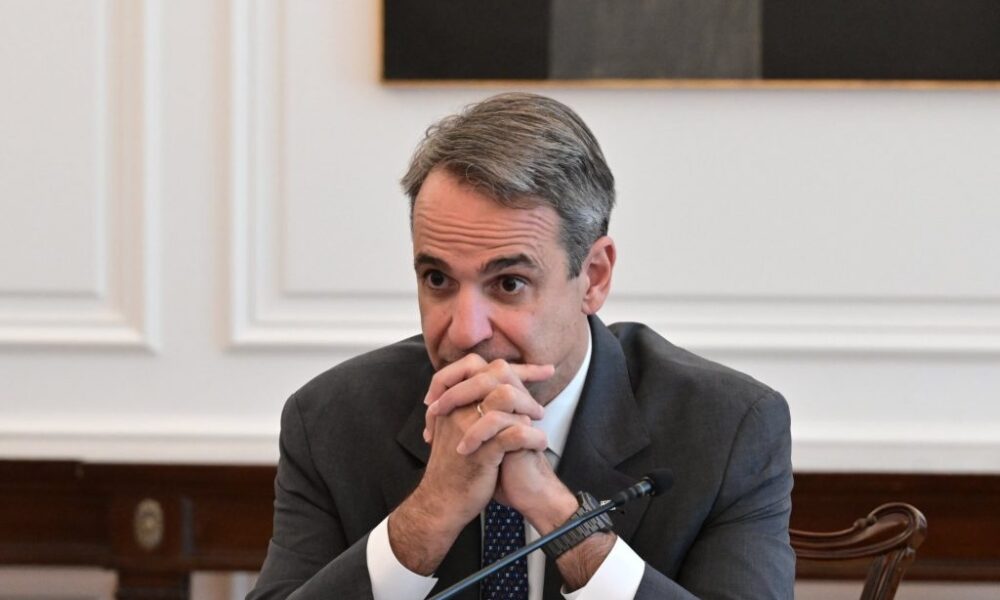 opekepe-o-ppotos-galazios-ap-tous-11-pou