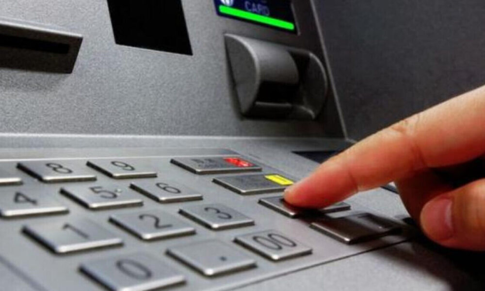 ektakto-pagonoun-oi-trapezes-apo-simera-3-4-ti-tha-ginei-me-misthodosies-kai-epidomata