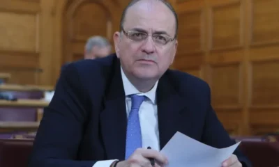 afto-einai-to-ptychio-tou-makariou-lazaridi-to-edeixe-zontana-ston-aera-1