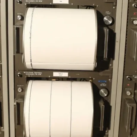 ektakto-ischyros-seismos-tora-sti-chora-mas-stous-dromous-mesa-sti-nychta-oi-katoikoi