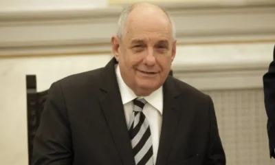 ektaktos-sto-cheirourgeio-o-terens-kouik-dyskoles-ores