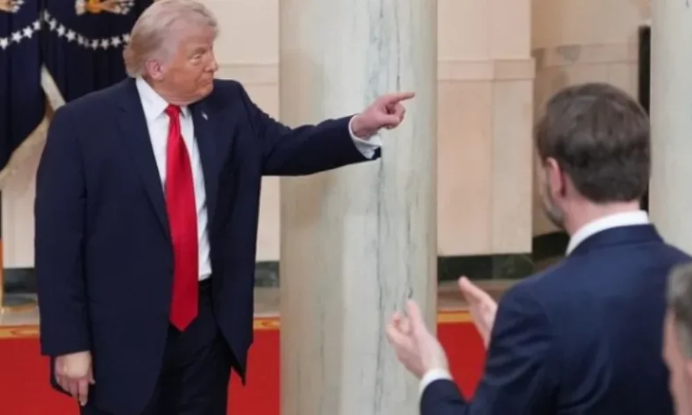 tromos-se-olokliro-ton-planiti