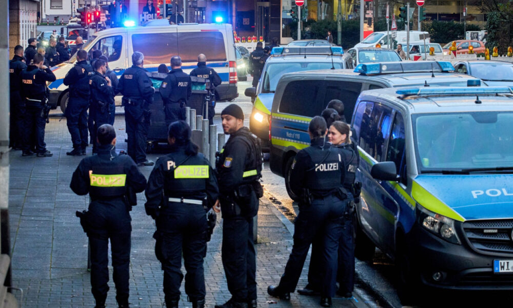 e523db2c-german-police