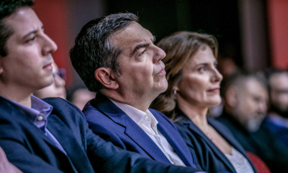 [383073] ΠΑΡΟΥΣΙΑΣΗ ΤΟΥ ΒΙΒΛΙΟΥ “ΙΘΑΚΗ” ΤΟΥ ΑΛΕΞΗ ΤΣΙΠΡΑ ΣΤΗΝ ΠΑΤΡΑ   (EUROKINISSI)