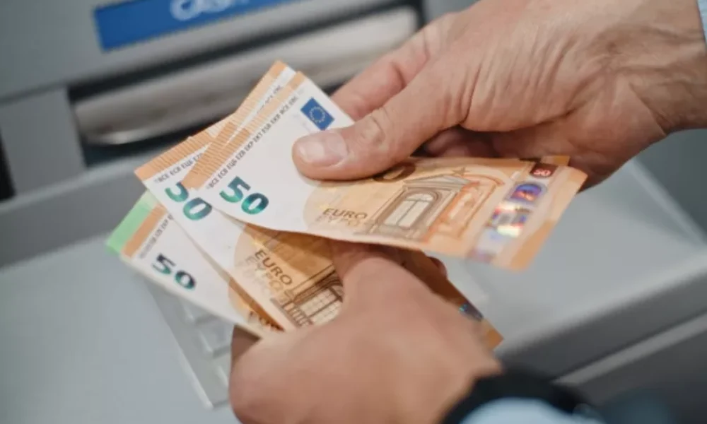 shutterstock-atm.jpg-1