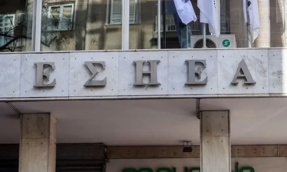 thrinos-se-mega-kai-star-pethane-pasignostos-dimosiografos