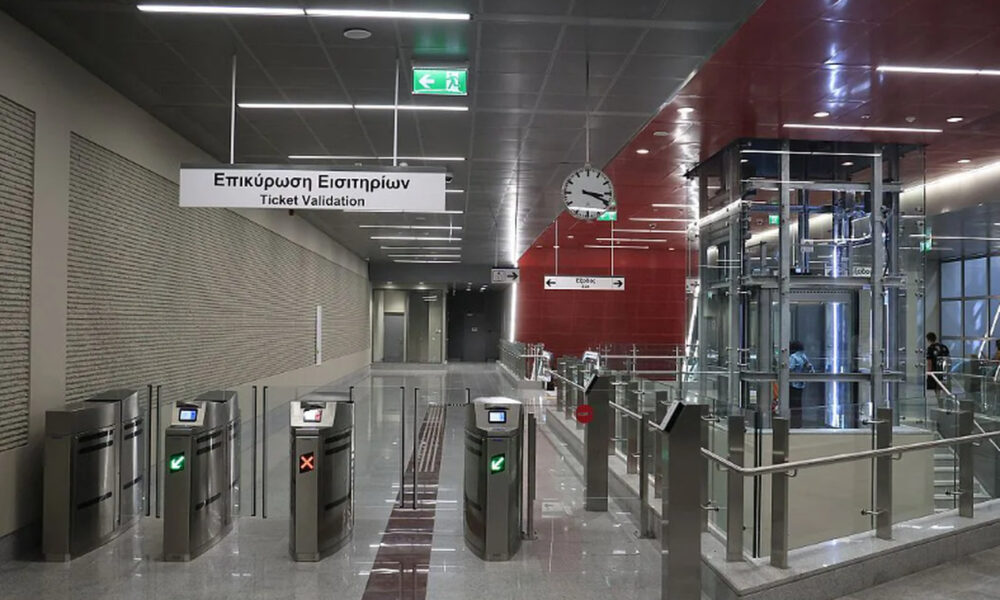 synagermos-tora-panikos-sto-metro-8211-ekkenothike-stathmos_