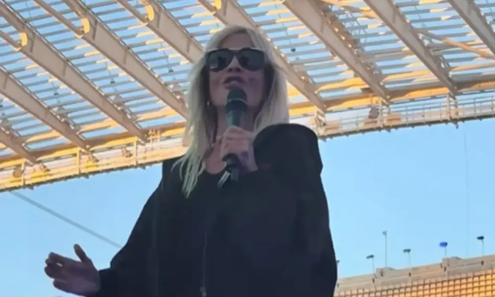 anna-vissi-oaka-sinaulia