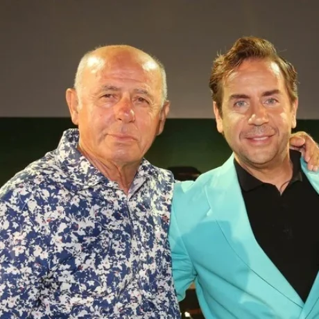 pateras-mazwnakis.jpg