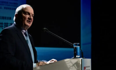 o-karamanlis-dialexe-anamesa-se-nd-kai-samara